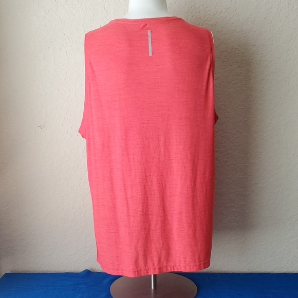 4/$20 Old Navy Active Breathe On XL shirt - Picture 2 of 5